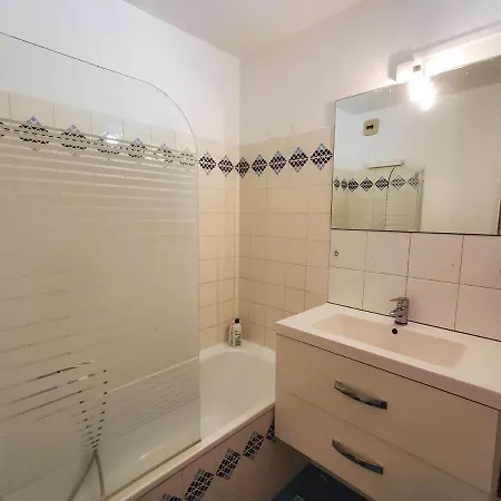 Miougrano 2 Pieces Climatise 47m2 Piscine, Parking * Frejus